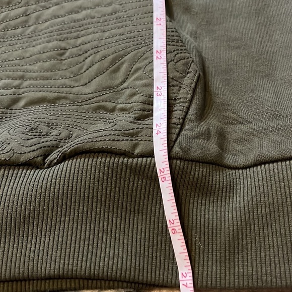 VANS brand forest green, super soft hoodie with embroidered kangaroo pocket - Picture 6 of 9